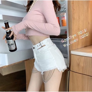 Quần đùi phối dây xích cá tính