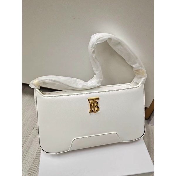 Túi kẹp nách siêu đẹp Burberry, có khoá kín miệng, chi tiết sắc nét full box