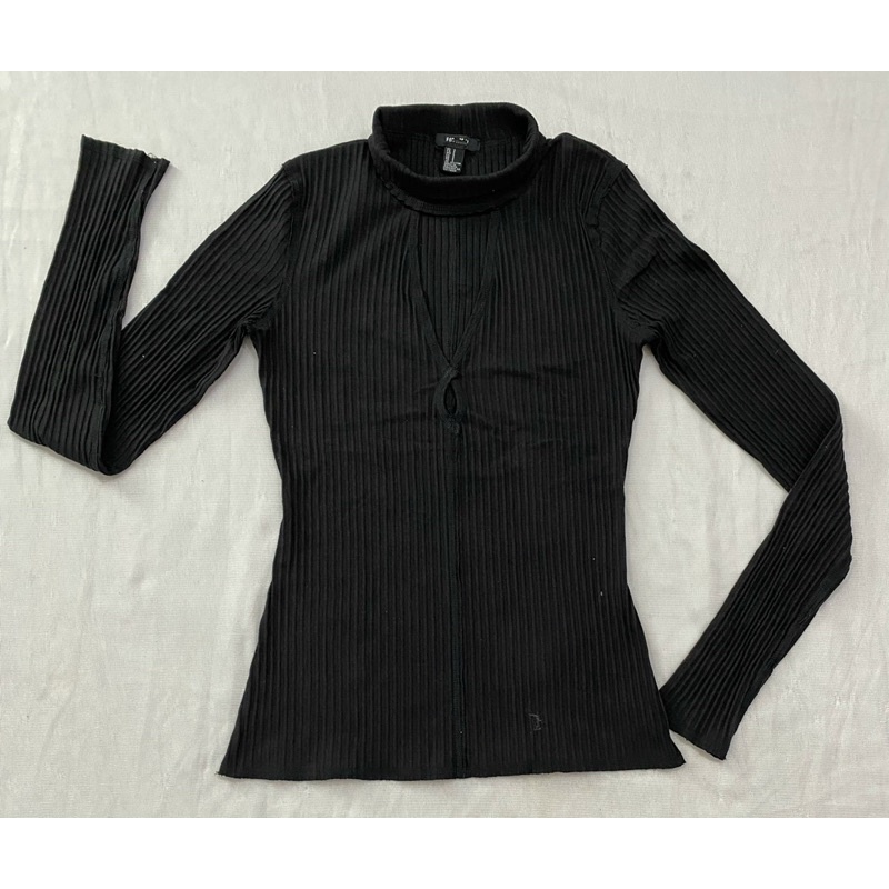 Áo thun gân cổ lọ hở Forever 21 (Size S, M) - Thanh lý vnxk