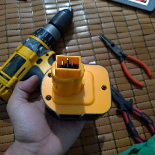 Pin Dewalt 3s 12.6v đóng mới