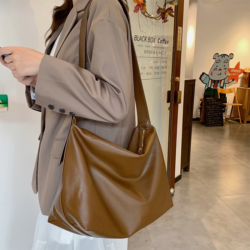 Túi đeo chéo da quai lớn phong cách Unisex đựng vừa laptop