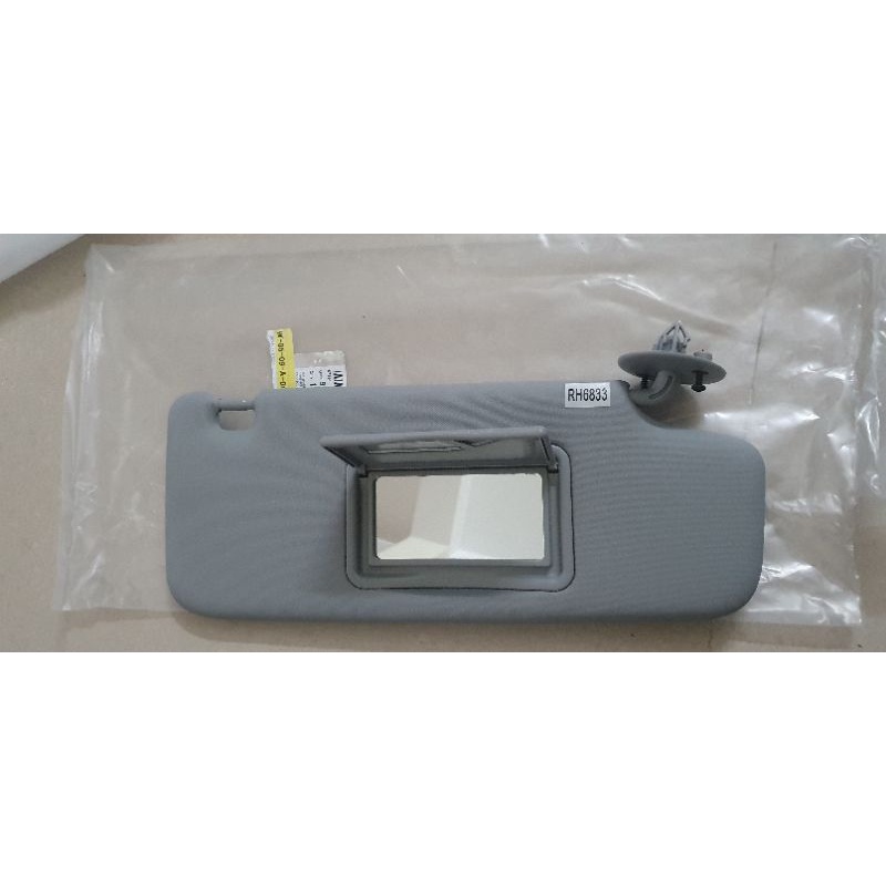 Tấm che nắng bên phải fadil