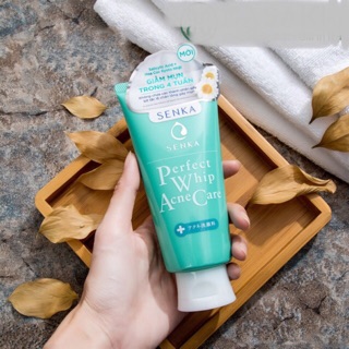 Sữa Rửa Mặt Senka Perfect Whip Acne Care