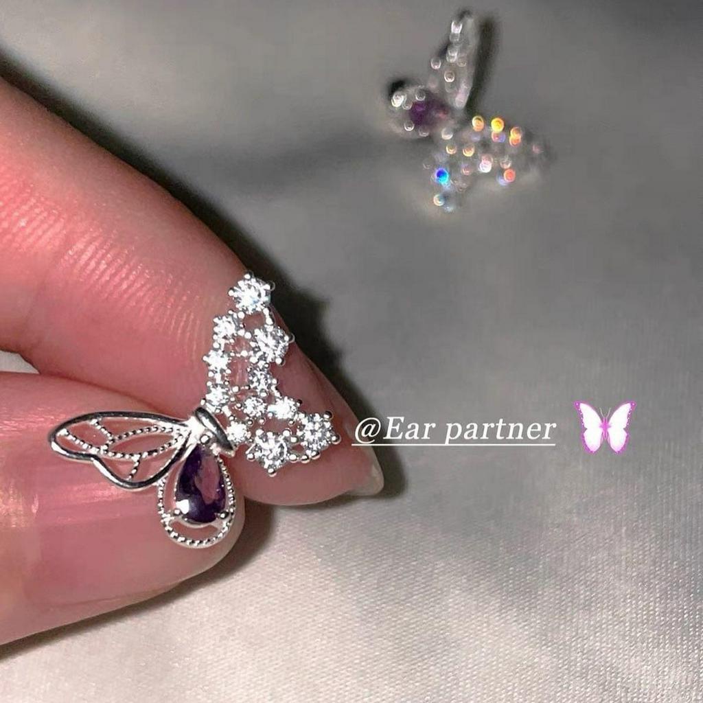 1 chiếc bông tai 30% bướ m đính đá ánh tím sang trọng