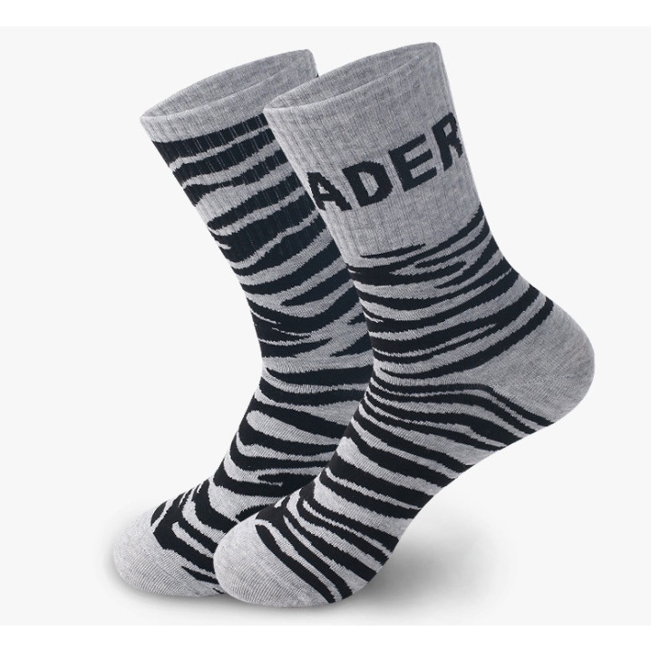 Vớ ADER Ngựa Vằn cao cổ Nam Nữ phong cách thể thao, trẻ trung, năng động.