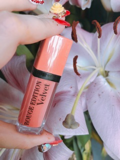Son bourjois rouge edition 16