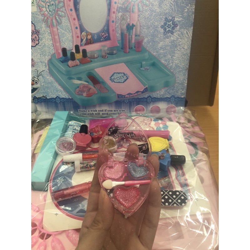 Đồ chơi make up Frozen