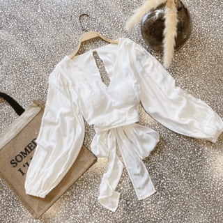 CROPTOP TRẮNG ĐEN TAY PHỒNG NƠ LƯNG