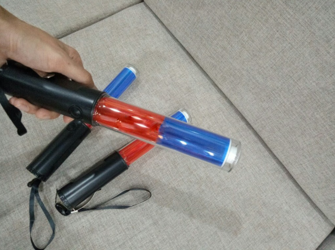 Gậy chỉ huy giao thông, đèn cảnh báo, đèn sự kiện 2 màu - hình thật