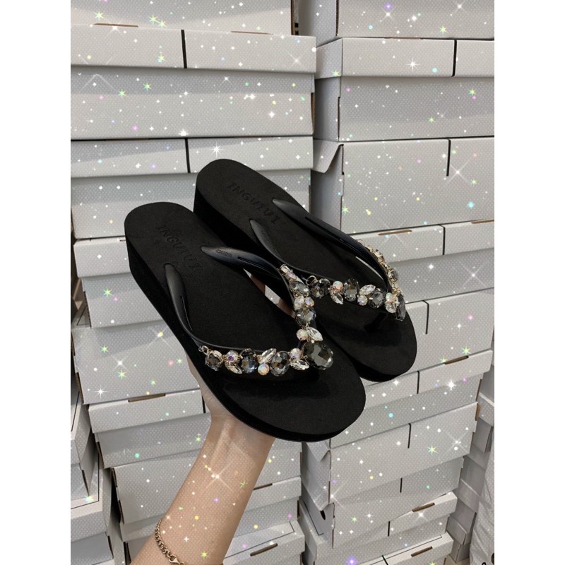 DÉP KẸP QUAI CHÉO ĐÍNH ĐÁ