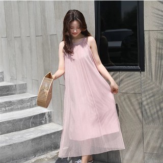 đầm dạo phố kiểu dáng váy suông  cổ yếm có ba màu cơ bản hồng,trắng ,đen