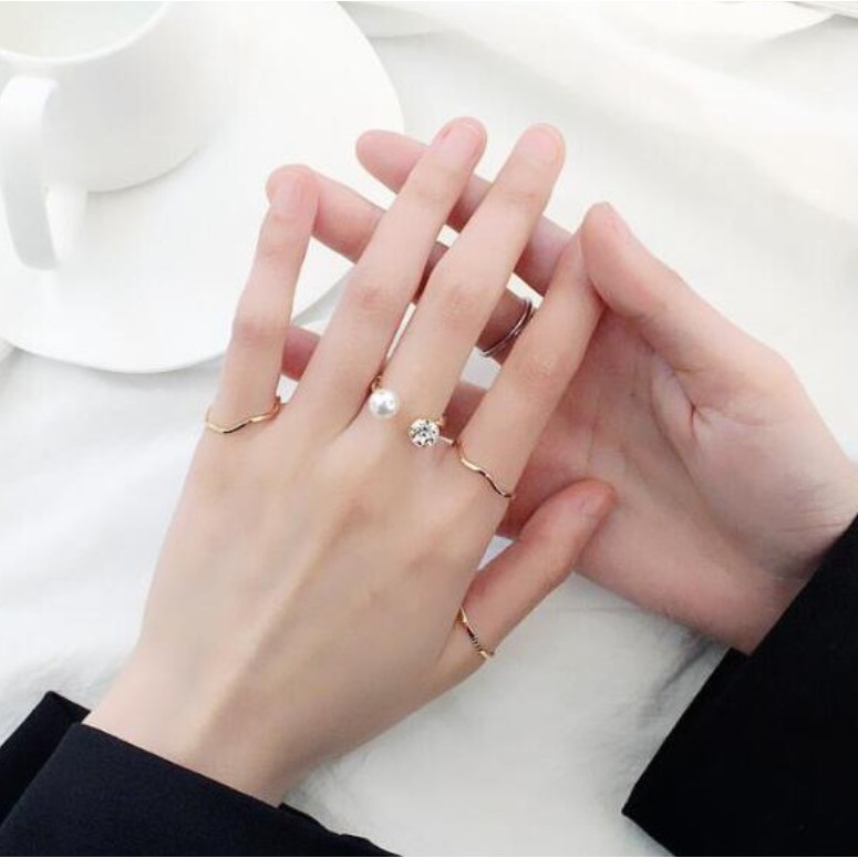 Bộ 5 chiếc nhẫn đính đá tinh tế sang trọng cho nữ