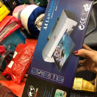 Máy ép plastic khổ lớn a4