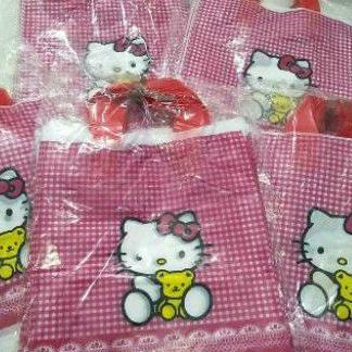 Set 50 túi nhựa đựng quà sinh nhật 30x32cm có tay cầm mềm mại hình Hello Kitty