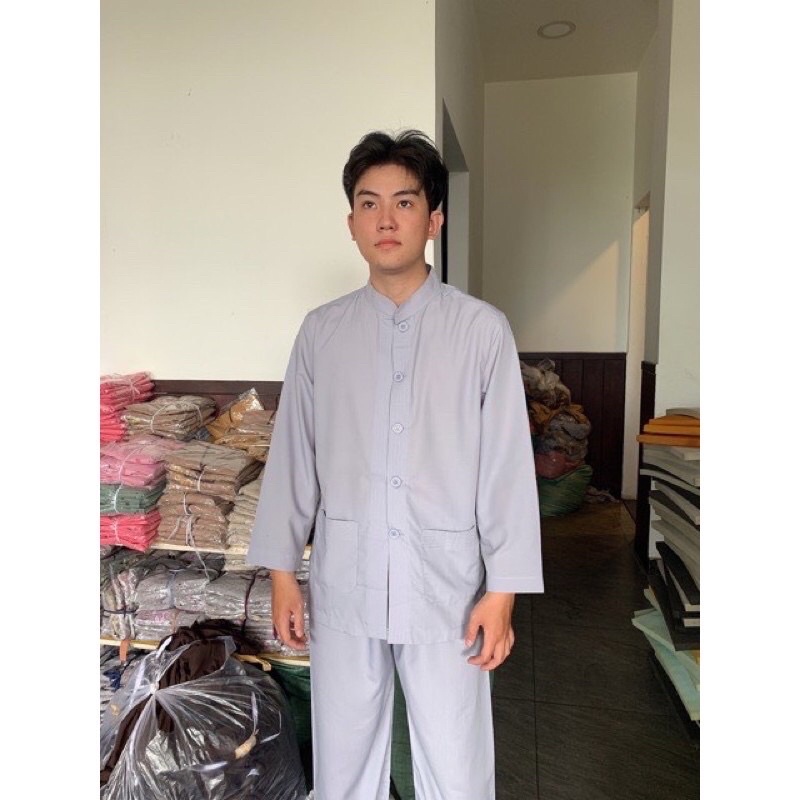 Lãnh tụ nam nút nhựa