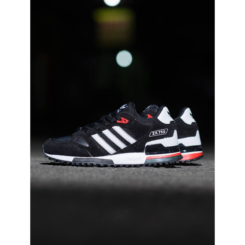 Giày Thể Thao Adidas ZX 700 Màu Trắng Đen Đỏ