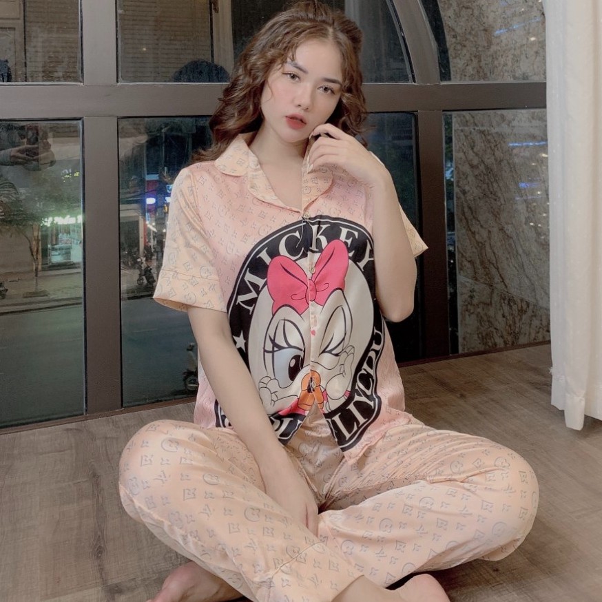 Đồ ngủ Vic's tay ngắn quần dài lụa Latin kiểu pijama - Bộ đồ mặc nhà hoạ tiết sang trọng L220