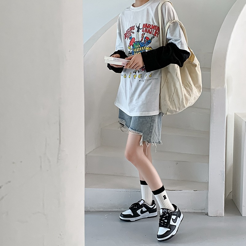 Tất Thể Thao Nữ Thoáng Khí Thêu Chữ Đơn Giản Màu Trắng Đen