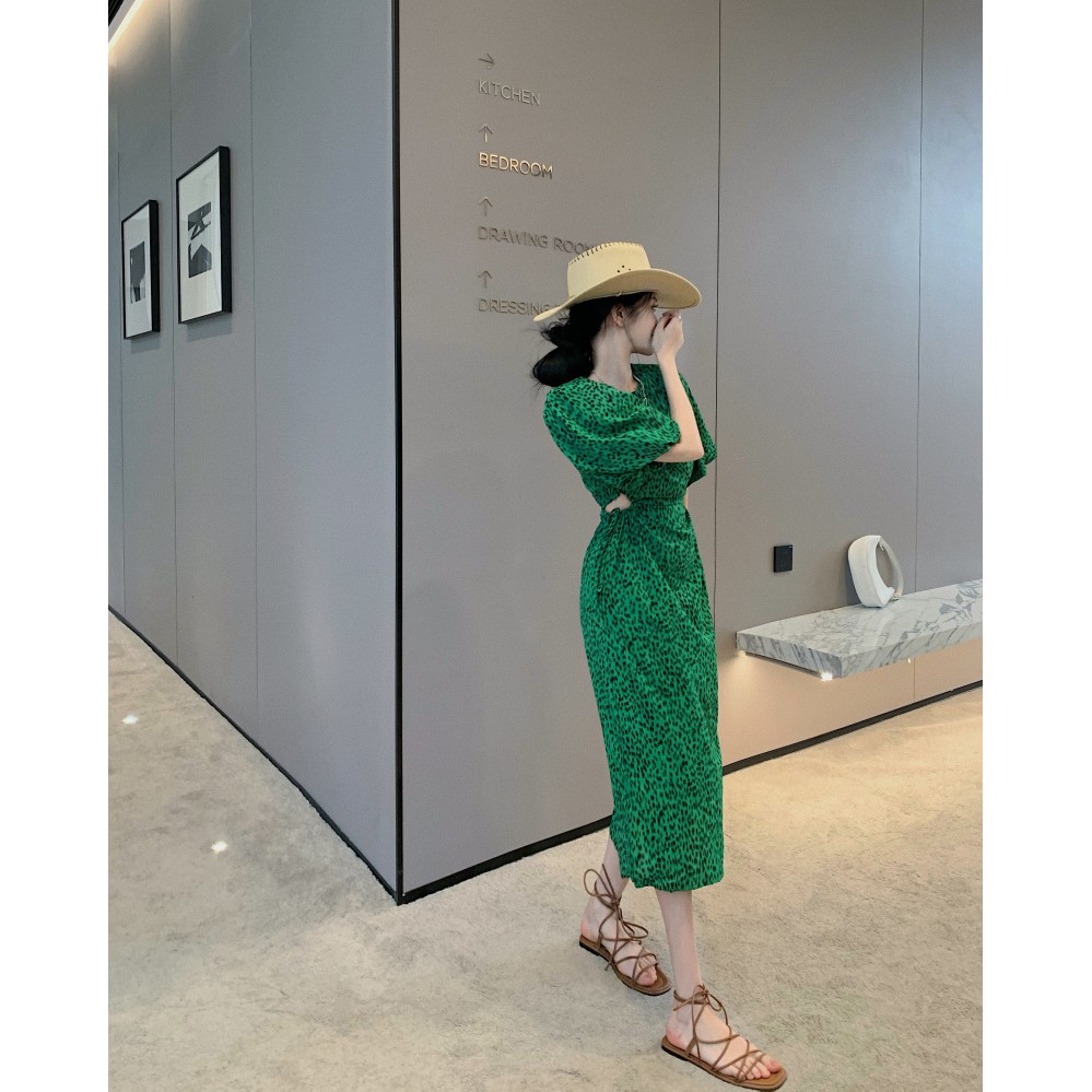 Đầm  họa tiết báo xanh lá khoét eo cao sexy Korea