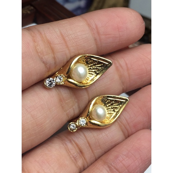 Bông tai kẹp vintage nhỏ- bông hoa gốm,đá xanh và hoa lily