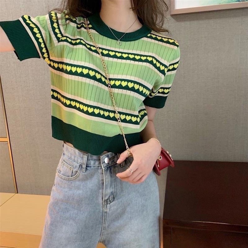 Áo croptop len dệt kim họa tiết trái tim