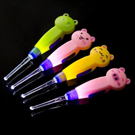 Dụng cụ lấy ráy tai có đèn LED kiểu dáng dễ thương tiện dụng cho trẻ em