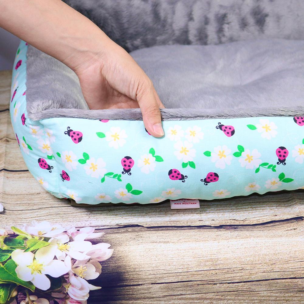 Nệm vuông cho chó mèo hoạ tiết bọ 40x50cm