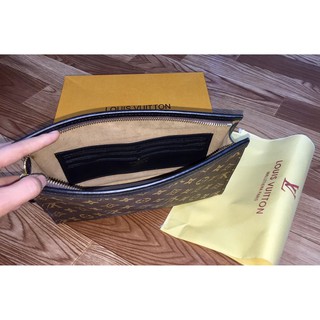 Clutch cầm tay Louis Vuitton da thật size 26
