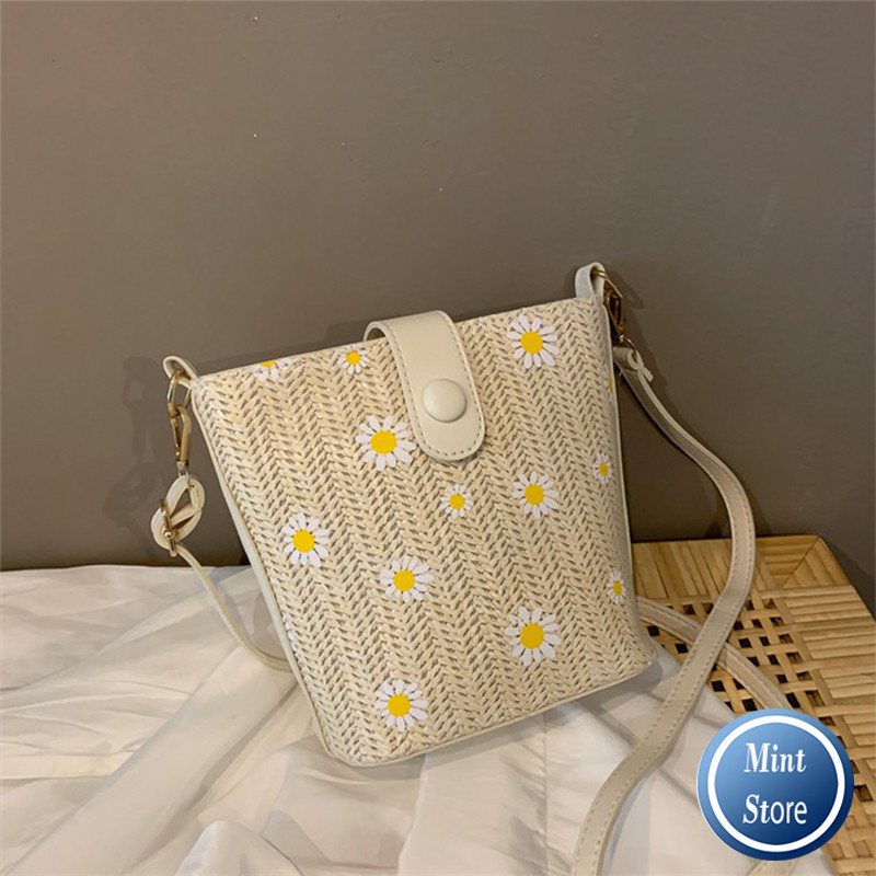 [Mã FAMAYWA2 giảm 10k đơn từ 50k] TÚI NỮ ĐEO CHÉO HOA CÚC ĐI BIỂN ĐI CHƠI DÁNG XÔ QUAI DA THỜI TRANG HH 168
