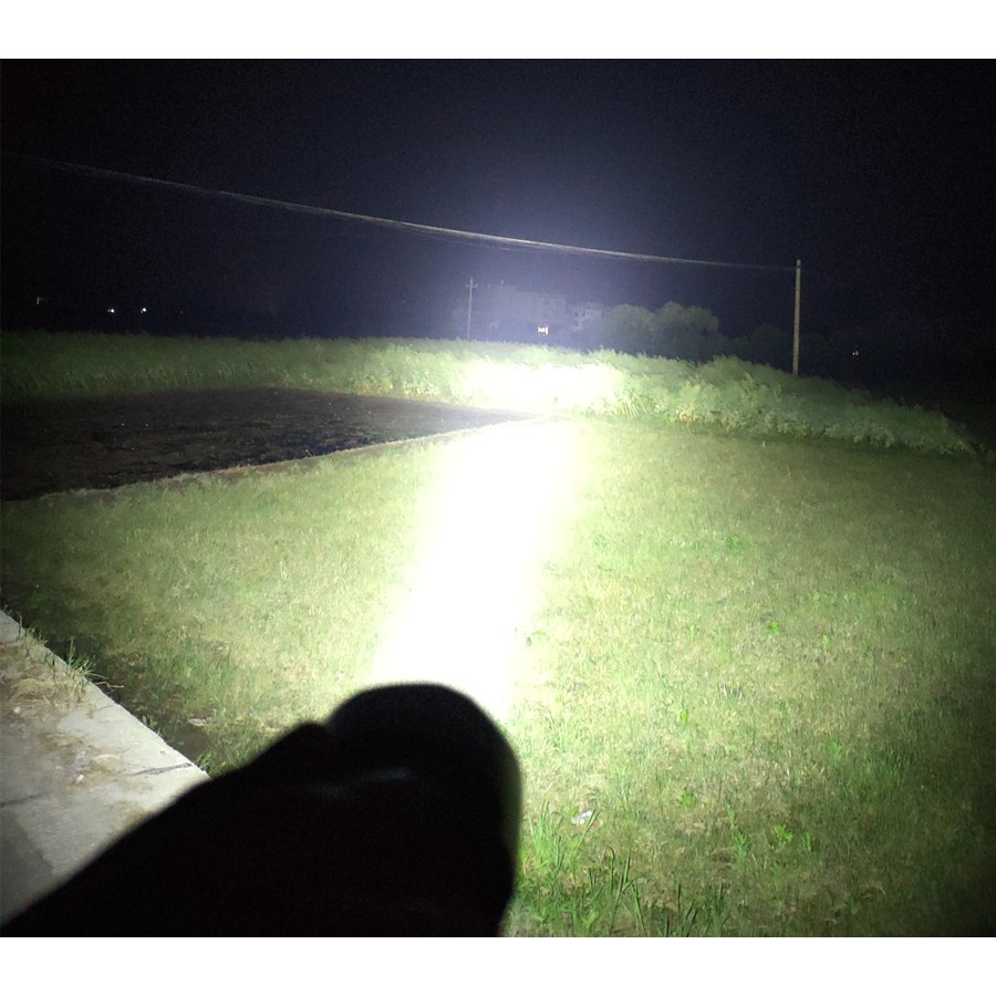 Sofirn C8G 2000 Lumen Có Đèn LED SST40 Sử Dụng Pin 21700