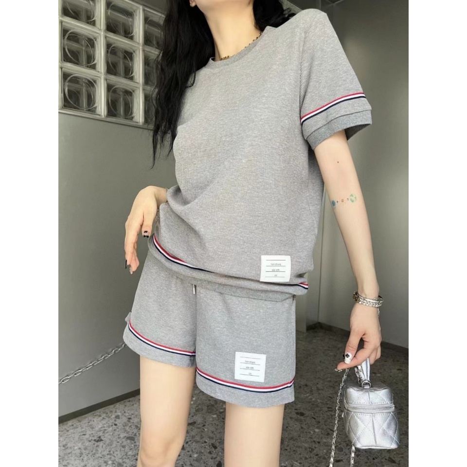 Bộ Áo Thun Quần Short Nữ Viền Sọc Vải Tổ Ong 🦋 Set Áo Thun Cộc Tay Quần Đùi Dáng Rộng 3 Màu 🦋