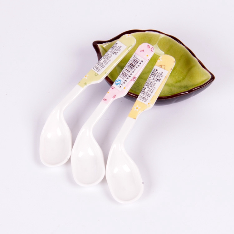 Muỗng ăn dặm bằng nhựa thiết kế nhiều kiểu tùy chọn cho bé