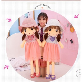 Búp bê cô gái xinh đẹp giầy đỏ