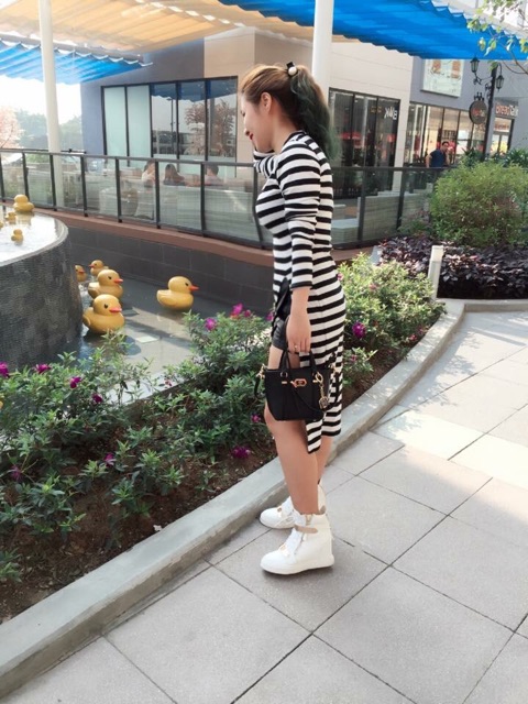 Sneaker trắng 👟