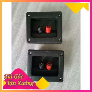 2 cái trạm loa thùng 8X9cm chân xoáy