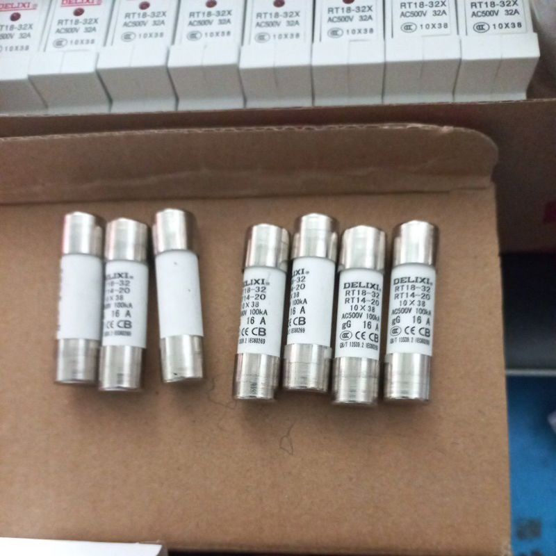 Hộp cầu chì sứ RT18-32x