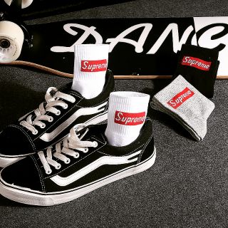 [Bán lẻ giá sỉ] Tất vớ cao Supreme, ảnh thật mang lên chân