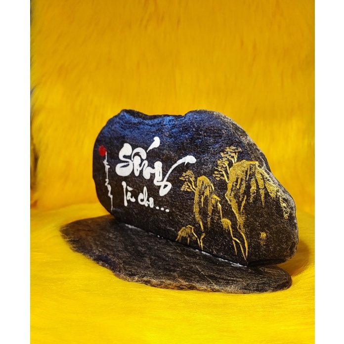 Thư pháp chữ Sống viết trên đá  Kích thước: 22x10x12cm