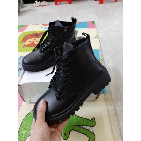 Bốt khóa siêu hót nhà em
