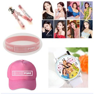 Combo Blackpink Lisa Jisoo Jennie Rose 5 món gồm 1 dây đeo điện thoại 8 tấm poster A3 1 vòng tay cao su 1 mũ 1 đồng hồ