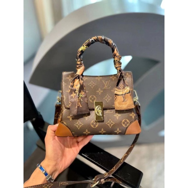 Túi nữ LV Locky sz21cm da mềm  lót có code fullbox