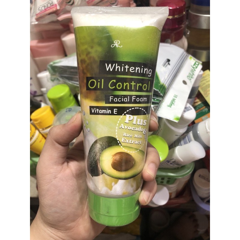 Sửa rửa mặt Trái Bơ