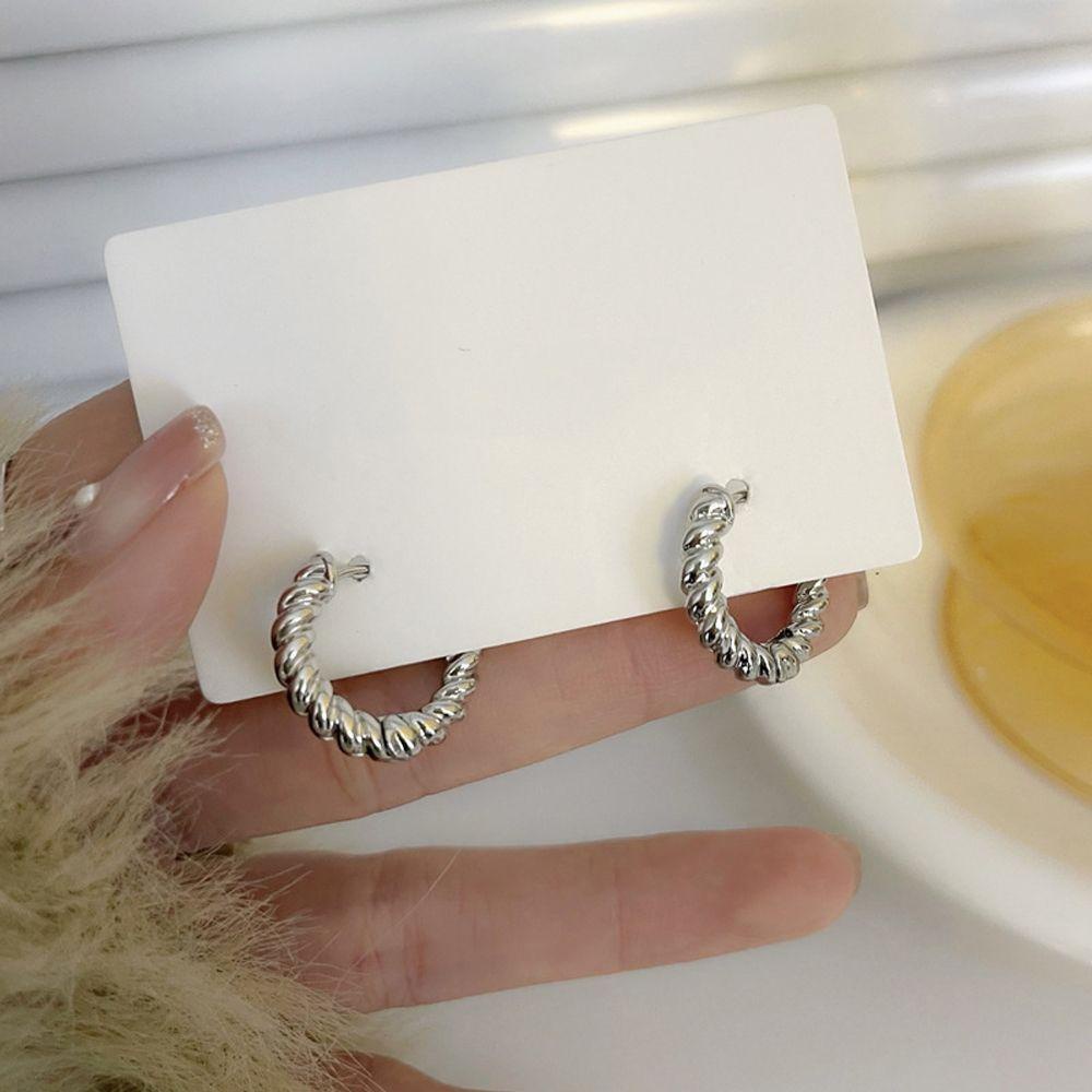 Khuyên Tai Kim Loại Hình Ốc Vít Nhỏ Đơn Giản Sáng Tạo Phong Cách Punk Hàn Quốc