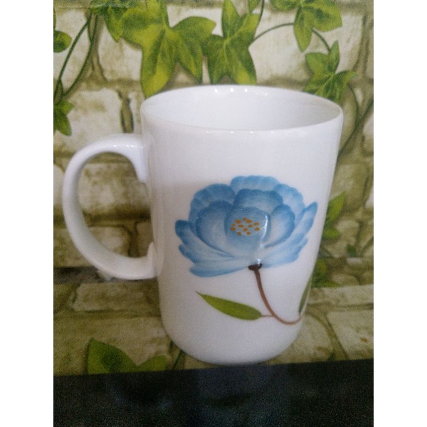 Ly sứ hàng độc lạ