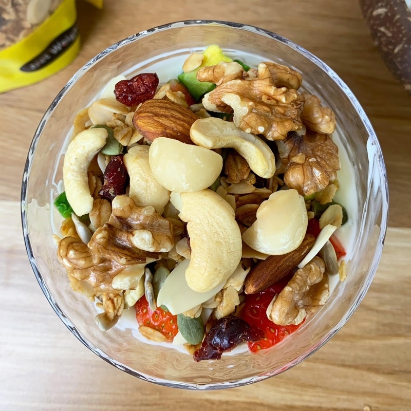 5 gói Granola của Olaben Nutrition TẶNG  Bộ gáo dừa muỗng tráng men cao cấp