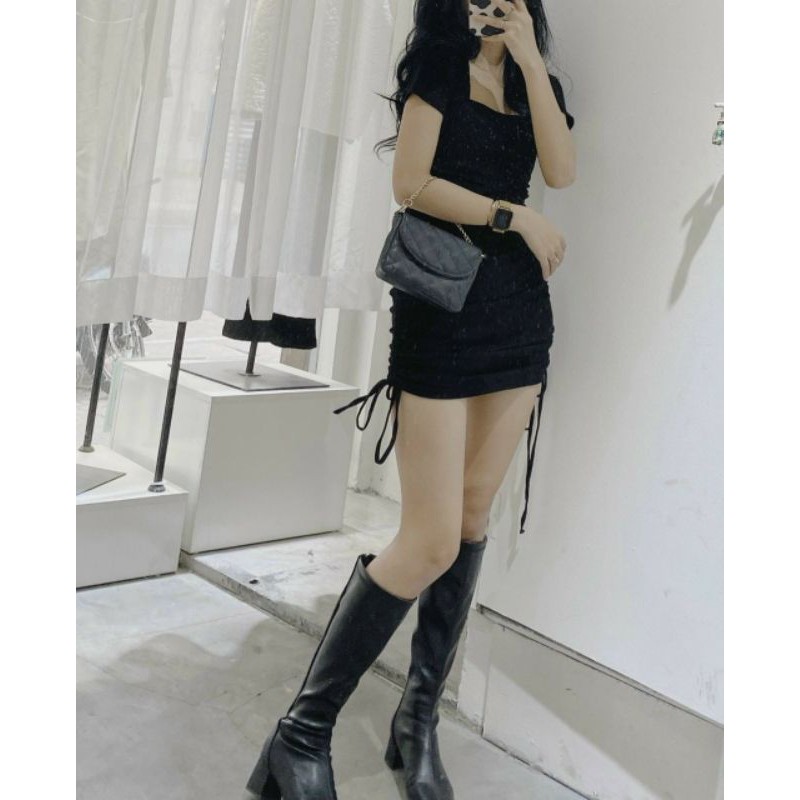 ĐẦM CỔ VUÔNG RÚT DÂY HÔNG