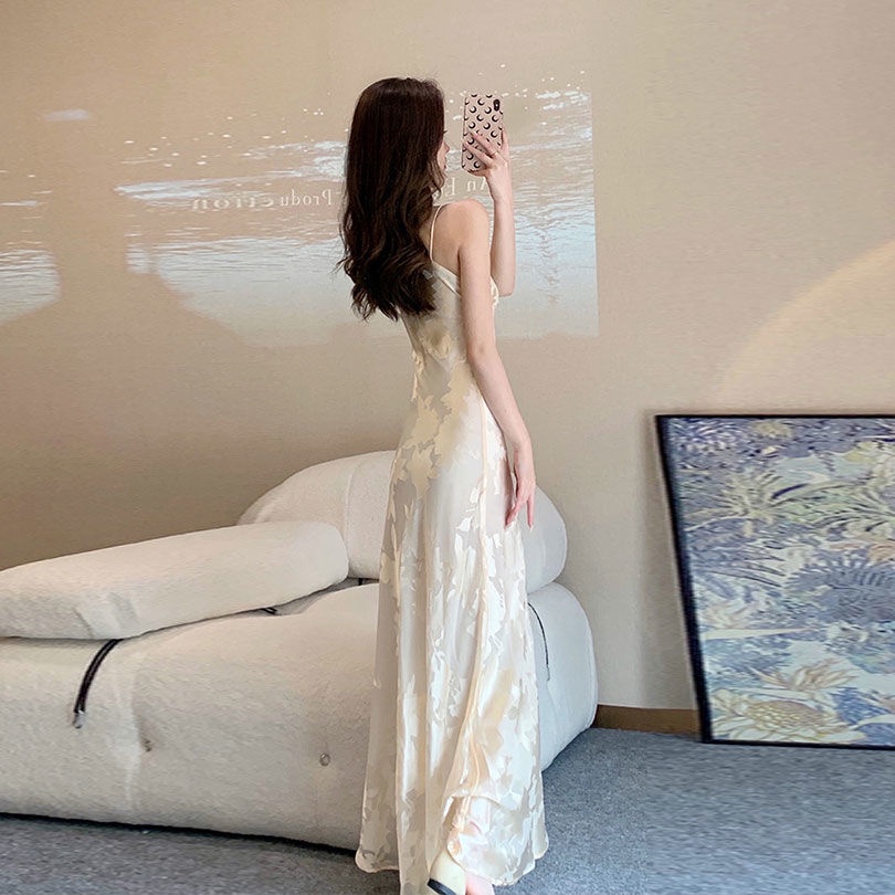 Đầm Hai Dây Thiết Kế Mới 2022 Xinh Xắn Thời Trang Theo Phong Cách Pháp