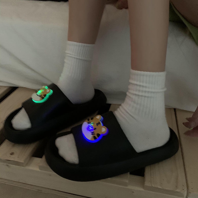 Dép hổ phát sáng dễ thương trẻ con nữ mùa hè người lớn không trơn trượt phân bên ngoài mang dép và dép đi trong nhà