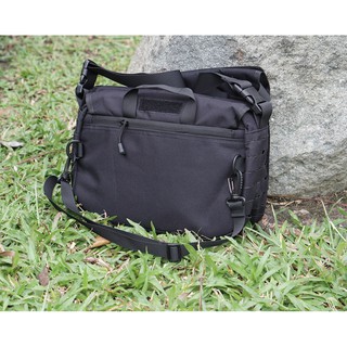 Túi đeo chéo Small Messenger Bag.