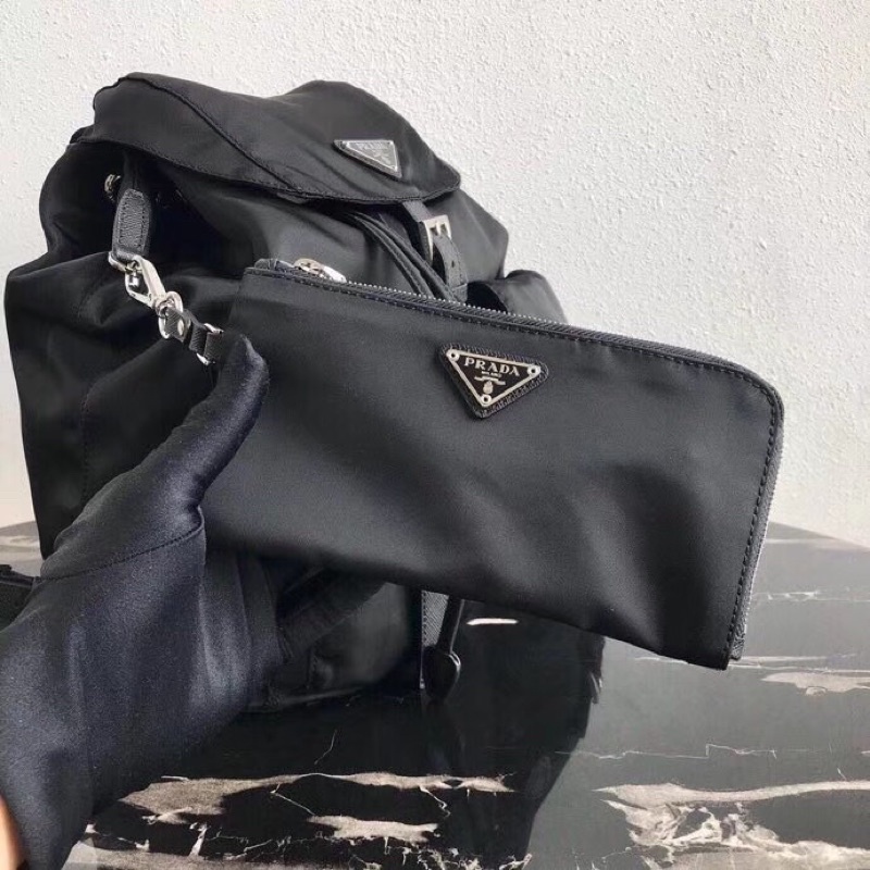 Balo nữ thương hiệu Prada dòng Saffiano cao cấp size 30 kèm ví dài hàng vip 1-1